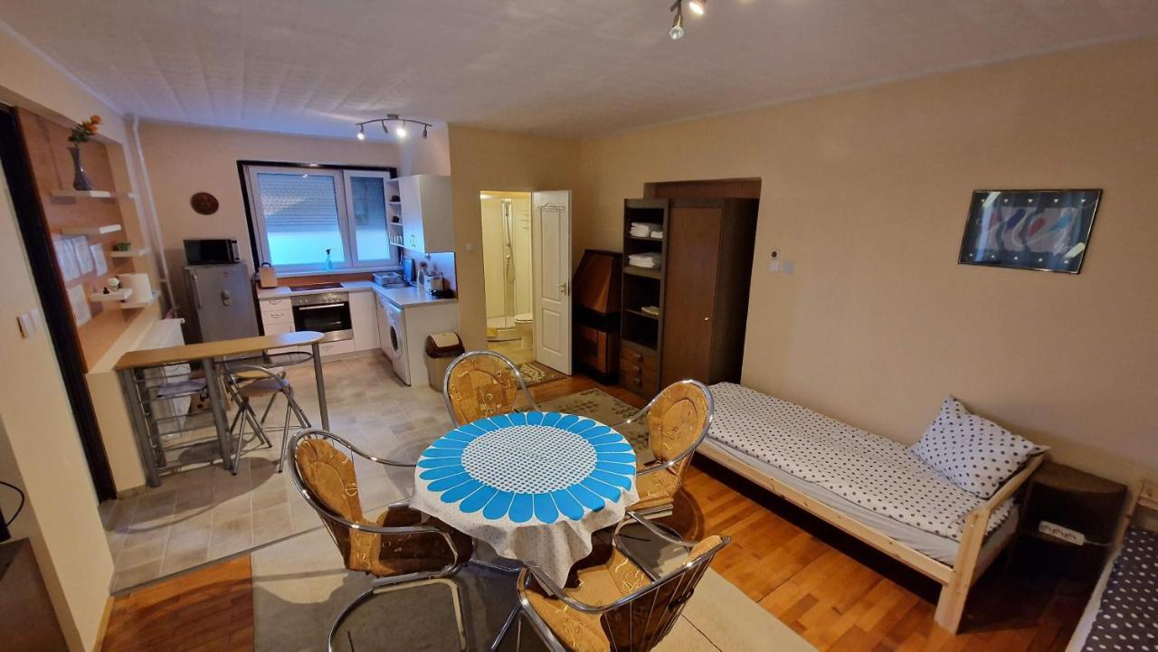 Friendly Apartment In The Suburb. Budapešť Exteriér fotografie